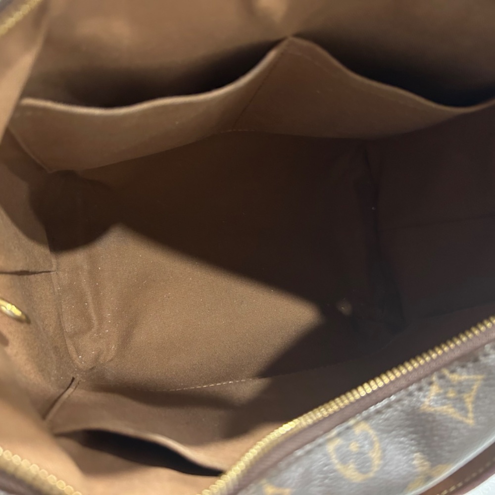 Authentic purse - Picture 4 of 9